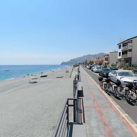 Marina D'Agro Residence Santa Teresa di Riva Kültér fotó