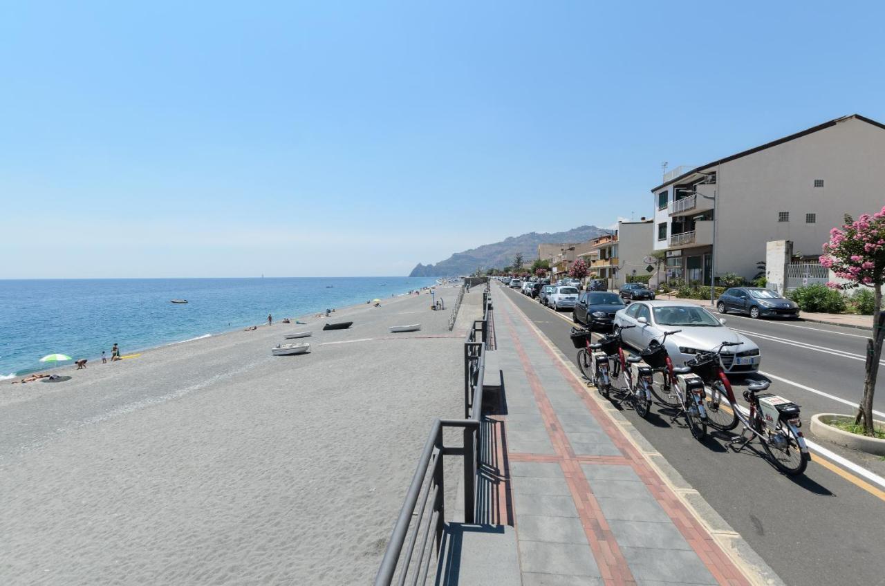 Marina D'Agro Residence Santa Teresa di Riva Kültér fotó