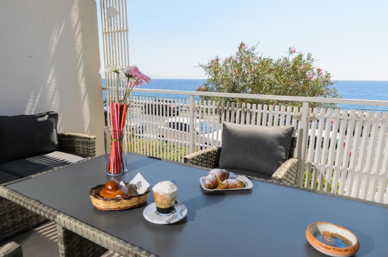 Marina D'Agro Residence Santa Teresa di Riva Kültér fotó