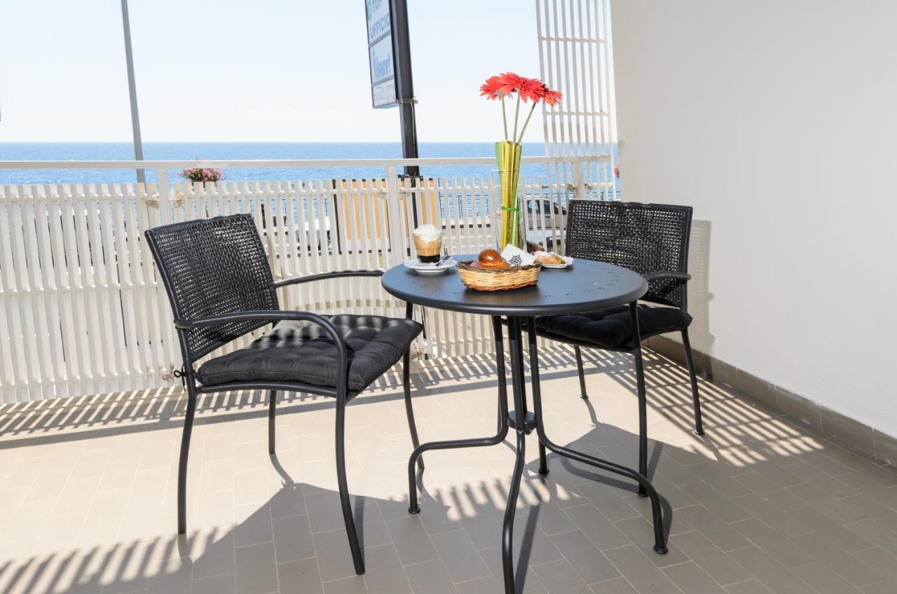 Marina D'Agro Residence Santa Teresa di Riva Kültér fotó
