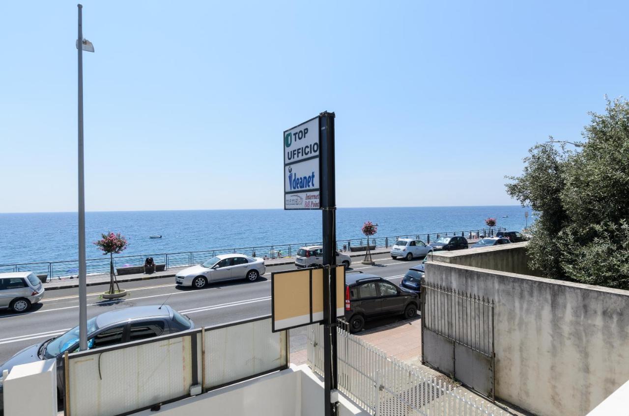 Marina D'Agro Residence Santa Teresa di Riva Kültér fotó
