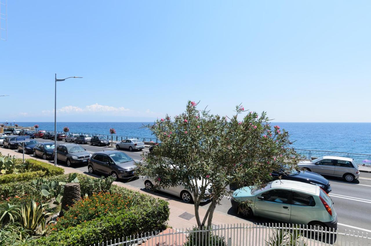 Marina D'Agro Residence Santa Teresa di Riva Kültér fotó